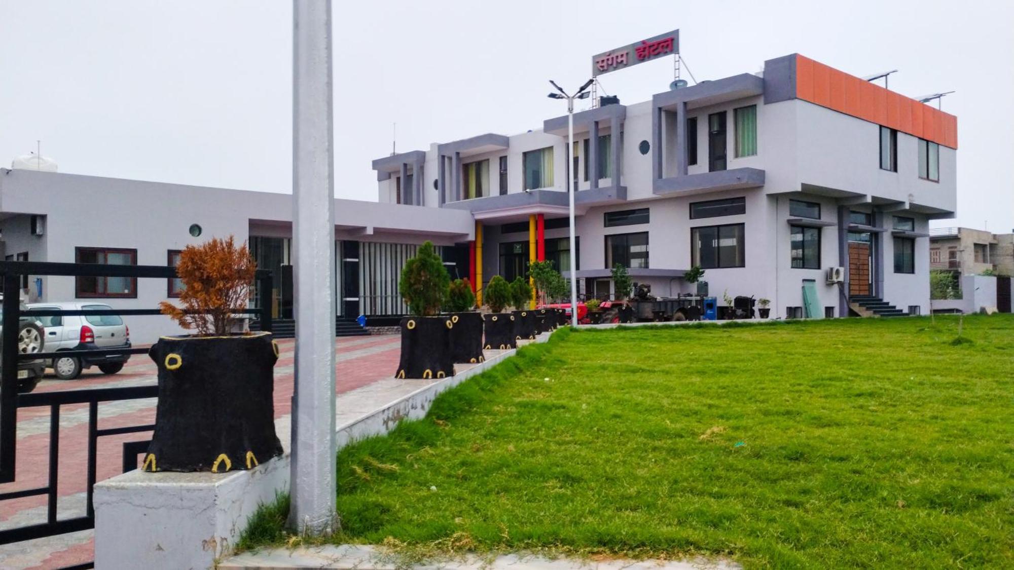 Sangam Hotel Chirawa Exterior photo