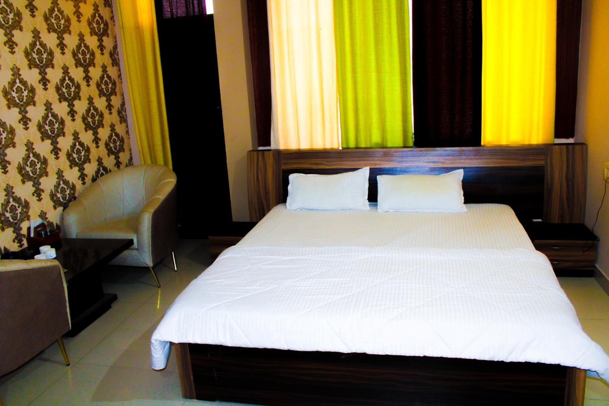 Sangam Hotel Chirawa Exterior photo