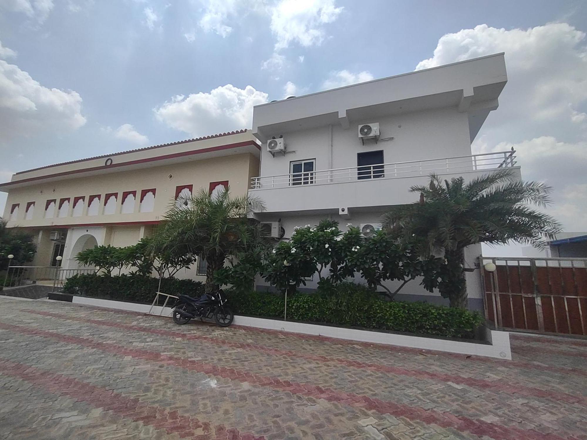 Sangam Hotel Chirawa Exterior photo